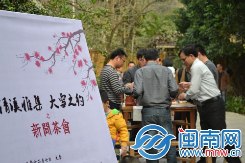 泡茶品飲，誦茶詩、講茶史，現(xiàn)場滿滿的文化味兒