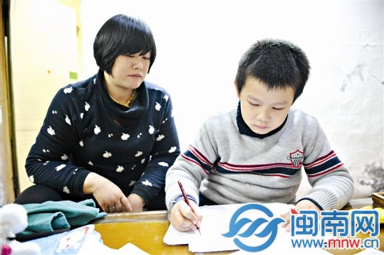小澤煒干什么都坐不住，除了畫畫